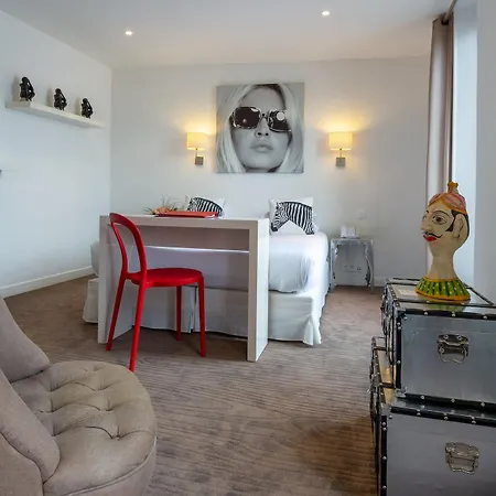 Готель Colette Centre 4*