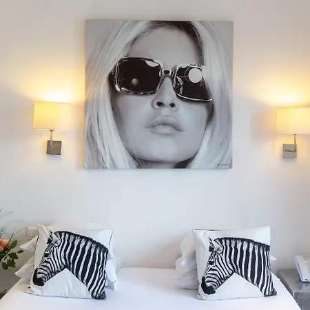 Готель Colette Centre 4*