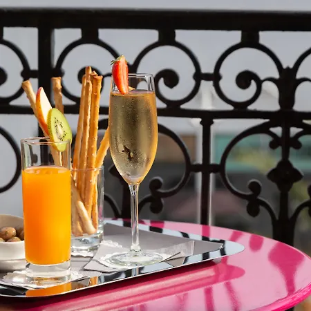 Готель Colette Centre 4*