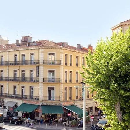 Colette Centre